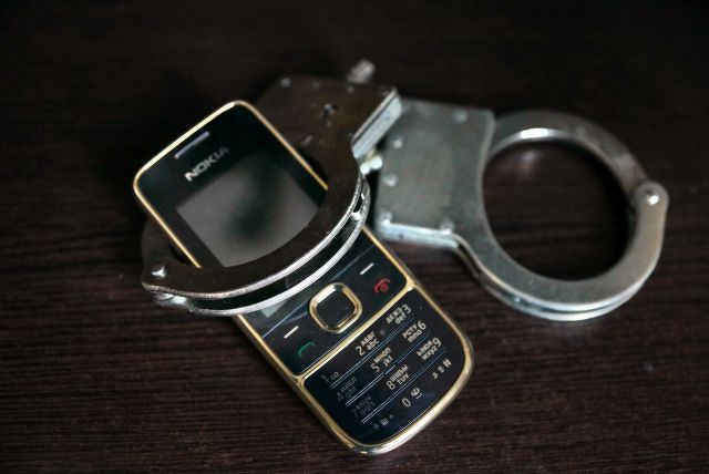 У Мукачеві пара зловмисників пограбувала чоловіка У Мукачеві пара зловмисників пограбувала чоловіка