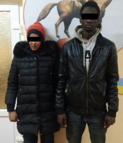 На україно-угорському кордоні мукачівські прикордонники затримали двох нелегалів із Африки