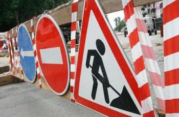 На одному з перехресть Ужгорода проводяться ремонтні роботи На одному з перехресть Ужгорода проводяться ремонтні роботи