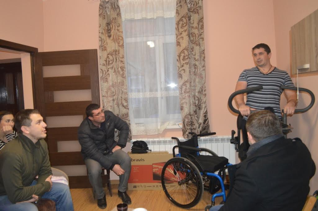 Важкопораненому під Волновахою прикордоннику допомогли облаштувати на Закарпатті помешкання Важкопораненому під Волновахою прикордоннику допомогли облаштувати на Закарпатті помешкання