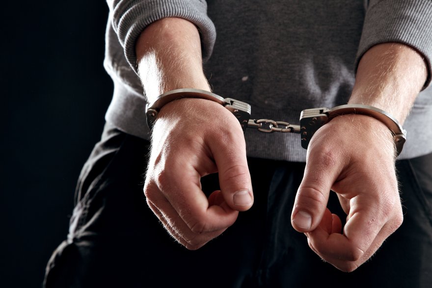 У Мукачеві поліцейські затримали 18-річного жителя Чернігова, який скоїв крадіжку у місцевому гіпермаркеті У Мукачеві поліцейські затримали 18-річного жителя Чернігова, який скоїв крадіжку у місцевому гіпермаркеті