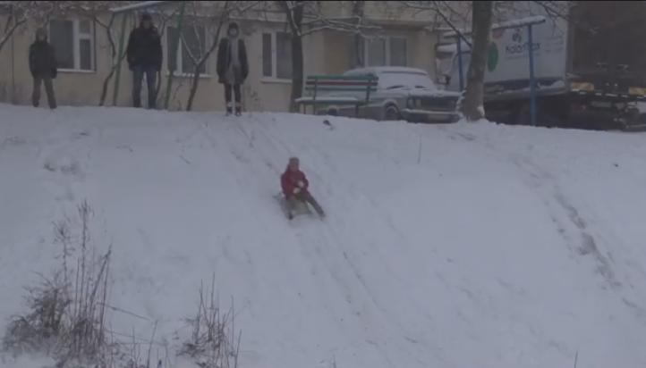 Ужгородська "Кірпічка" перетворилась на зимовий атракціон Ужгородська "Кірпічка" перетворилась на зимовий атракціон