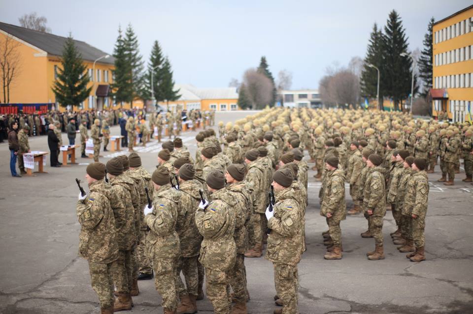Осіб, які закінчили військові кафедри університетів, але не служили в армії, призвуть до лав ЗСУ Осіб, які закінчили військові кафедри університетів, але не служили в армії, призвуть до лав ЗСУ