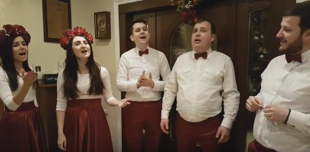Закарпатський "Pentatonix": інтернет-користувачів вразили колядки від мукачівського колективу "Brevis" Закарпатський "Pentatonix": інтернет-користувачів вразили колядки від мукачівського колективу "Brevis"