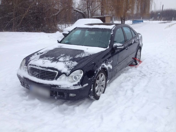 На Берегівщині затримали автомобіль "Мерседес", розшукуваний "Інтерполом" На Берегівщині затримали автомобіль "Мерседес", розшукуваний "Інтерполом"