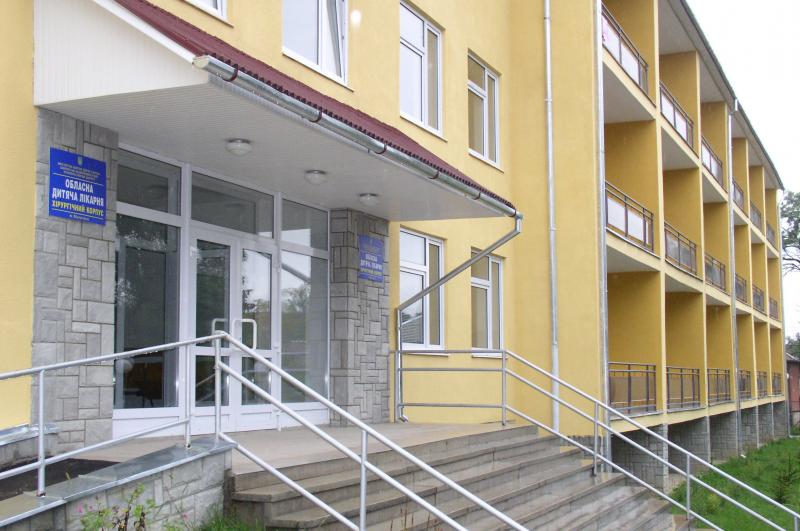 Обласна дитяча лікарня отримала нове медичне обладнання від американських благодійників Обласна дитяча лікарня отримала нове медичне обладнання від американських благодійників