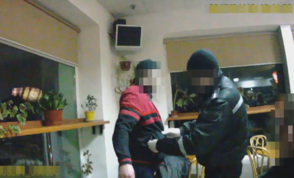 Патрульні Мукачева затримали наркомана-втікача Патрульні Мукачева затримали наркомана-втікача