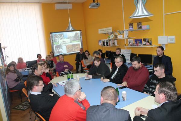 В Ужгороді відбувся круглий стіл «Гуцульська республіка: віхи історії» В Ужгороді відбувся круглий стіл «Гуцульська республіка: віхи історії»