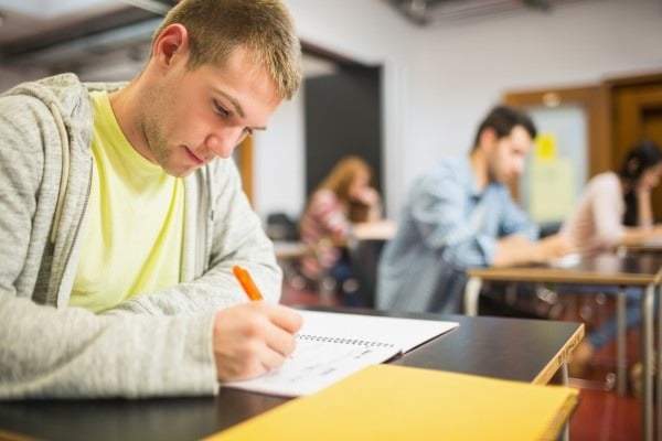 На результати ЗНО закарпатських випускників впливає заробітчанство їхніх батьків На результати ЗНО закарпатських випускників впливає заробітчанство їхніх батьків
