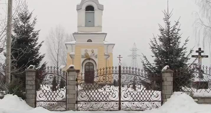 На Мукачівщині пограбували церкву: злодії вкрали гроші та мощі святих, щось шукали у Євангеліє На Мукачівщині пограбували церкву: злодії вкрали гроші та мощі святих, щось шукали у Євангеліє