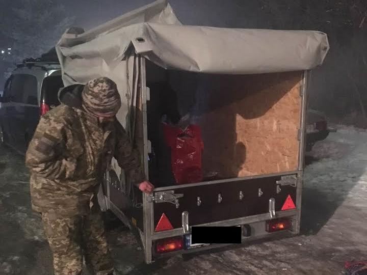 Прикордонники виявили тайник з великою кількістю сигарет Прикордонники виявили тайник з великою кількістю сигарет