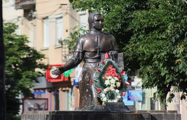 Закінчується термін подання матеріалів на здобуття премії імені Духновича, загальний фонд якої становить 240 тисяч гривень Закінчується термін подання матеріалів на здобуття премії імені Духновича, загальний фонд якої становить 240 тисяч гривень