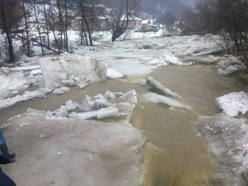 На Іршавщині внаслідок підтоплення впали два житлові будинки На Іршавщині внаслідок підтоплення впали два житлові будинки