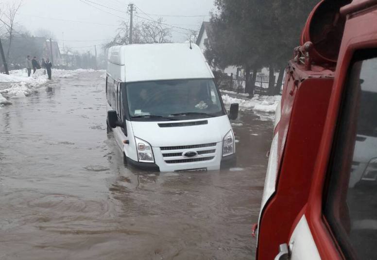 Велика вода на Закарпатті: зруйновані будинки, затоплені дворогосподарства Велика вода на Закарпатті: зруйновані будинки, затоплені дворогосподарства