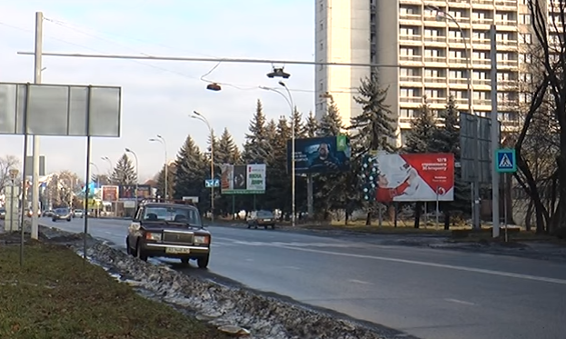На прозваному в народі "переході смерті" на вулиці Минайській в Ужгороді встановили світлофор На прозваному в народі "переході смерті" на вулиці Минайській в Ужгороді встановили світлофор