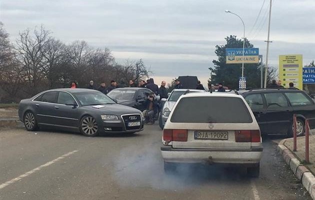 Закарпатські "пересічники" відправили Президенту України листа з проханням переглянути процедуру розмитнення автомобілів Закарпатські "пересічники" відправили Президенту України листа з проханням переглянути процедуру розмитнення автомобілів