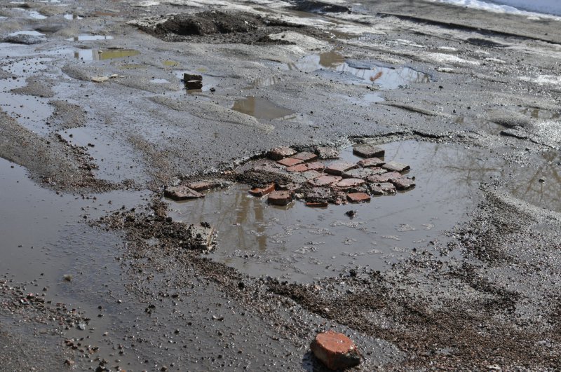 Після відлиги ужгородські дороги вкрились суцільними ямами Після відлиги ужгородські дороги вкрились суцільними ямами