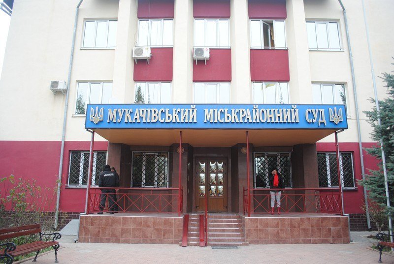 Бійцям "Правого сектору", які підозрюються в участі у стрілянині у Мукачеві, можуть продовжити термін запобіжного заходу Бійцям "Правого сектору", які підозрюються в участі у стрілянині у Мукачеві, можуть продовжити термін запобіжного заходу