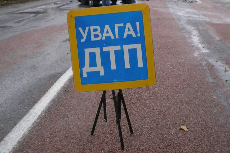 У кареті швидкої від травматичного шоку та отриманих травм помер чоловік, якого збила автівка У кареті швидкої від травматичного шоку та отриманих травм помер чоловік, якого збила автівка