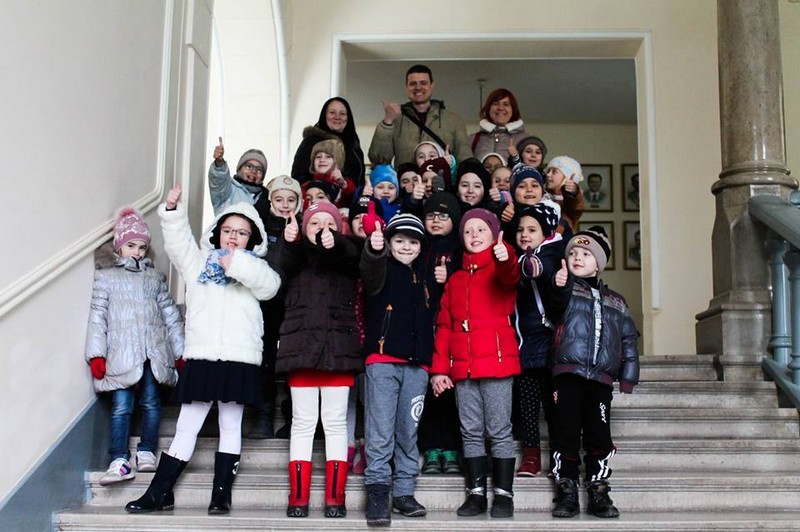 Мукачівські другокласники відчули себе чиновниками у стінах Ратуші Мукачівські другокласники відчули себе чиновниками у стінах Ратуші