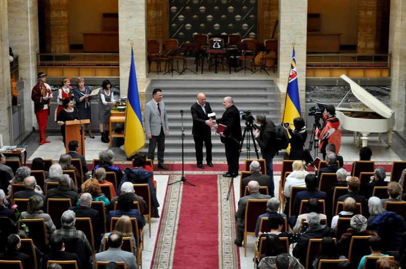 Найуспішніших митців та літераторів відзначили в Ужгороді Найуспішніших митців та літераторів відзначили в Ужгороді