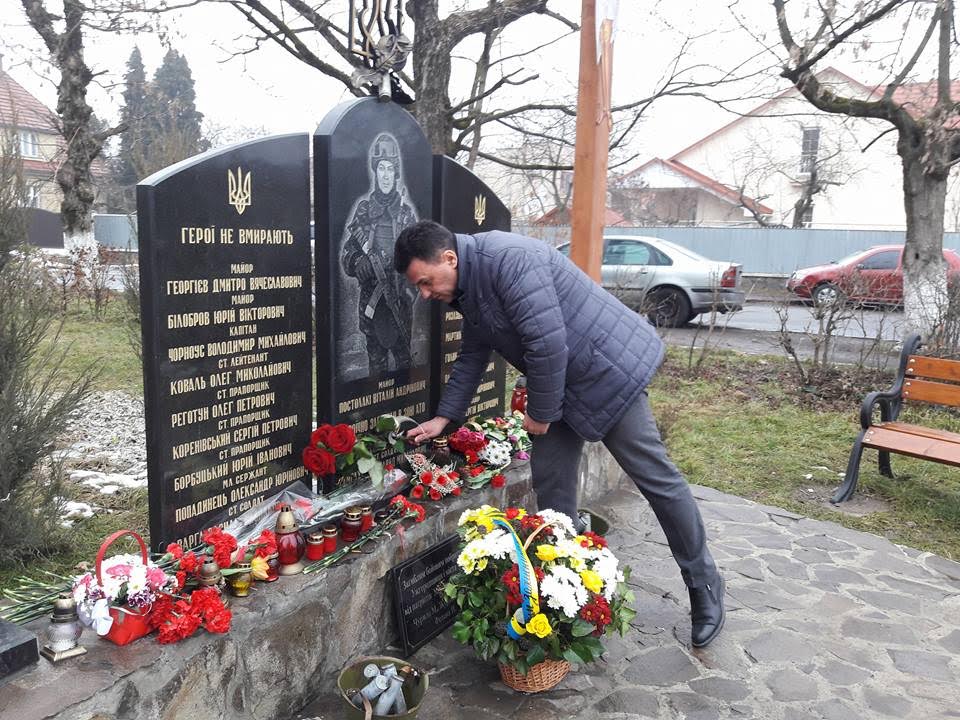Голова облради вшанував пам’ять полеглих під час боїв за Дебальцево воїнів Голова облради вшанував пам’ять полеглих під час боїв за Дебальцево воїнів