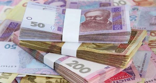 У Мукачівському відділенні "Ощадбанку" гроші валялись на землі, – колишній працівник фінустанови У Мукачівському відділенні "Ощадбанку" гроші валялись на землі, – колишній працівник фінустанови