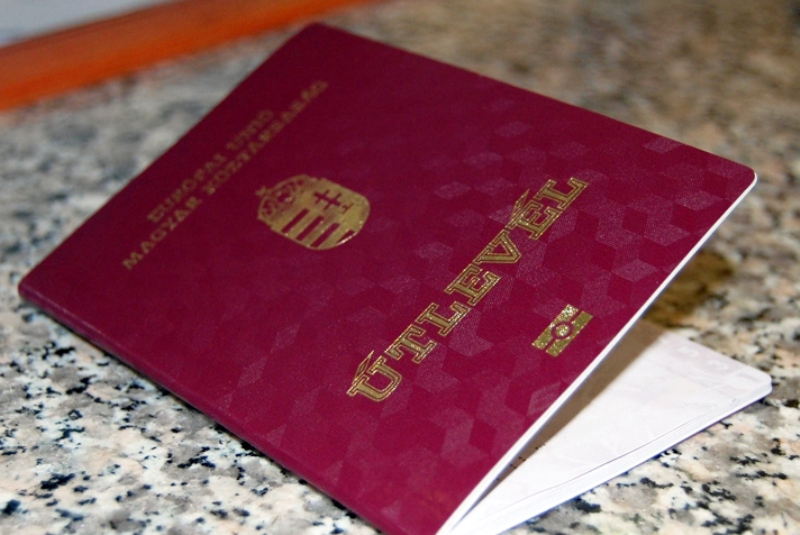 Програма "Гроші" показала, як в Ужгороді можна стати громадянином Угорщини