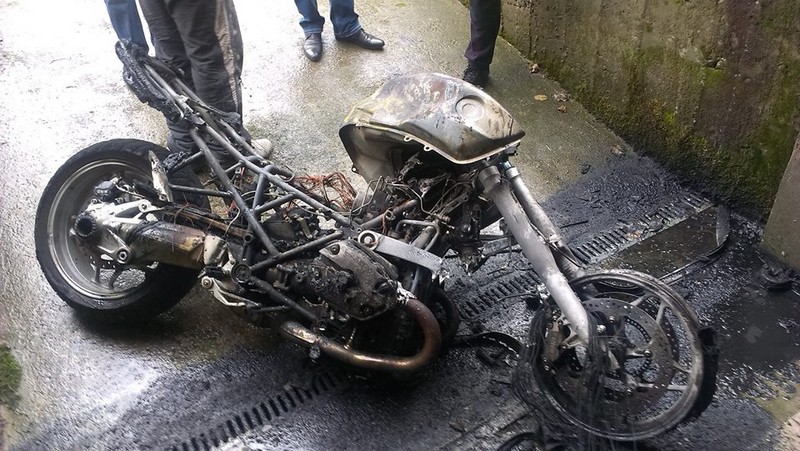 У Виноградові під час пожежі у гаражі згорів мотоцикл У Виноградові під час пожежі у гаражі згорів мотоцикл