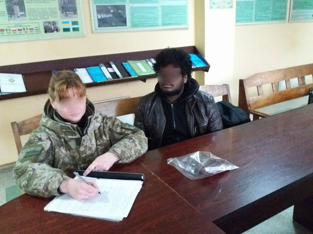 У Чопі прикордонники затримали громадянина Індії У Чопі прикордонники затримали громадянина Індії