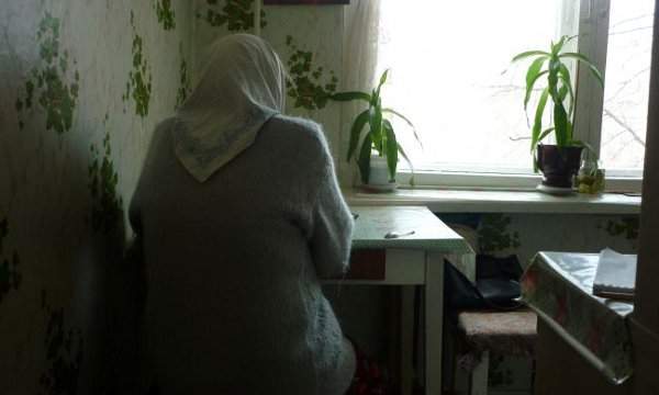 У Мукачеві невідомий проник у будинок пенсіонерки, побив її та забрав більше тисячі євро і кілька тисяч гривень У Мукачеві невідомий проник у будинок пенсіонерки, побив її та забрав більше тисячі євро і кілька тисяч гривень