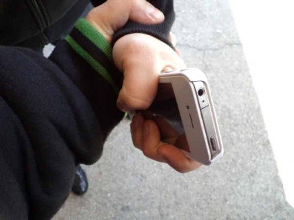 Молодь побила та пограбувала на вулиці чоловіка. Одному з учасників банди не було ще й 15 років Молодь побила та пограбувала на вулиці чоловіка. Одному з учасників банди не було ще й 15 років