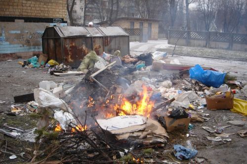 За спалювання сміття оштрафували 12 мукачівців За спалювання сміття оштрафували 12 мукачівців