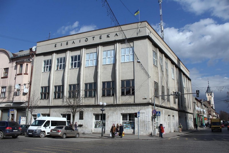 На ремонт бібліотеки в Мукачеві виділили півтора мільйона гривень На ремонт бібліотеки в Мукачеві виділили півтора мільйона гривень