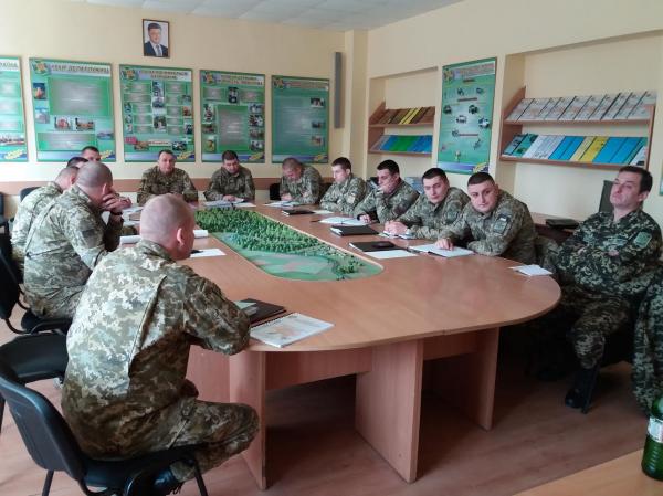Військовий прокурор зустрівся з начальниками відділів Чопського прикордонного загону Військовий прокурор зустрівся з начальниками відділів Чопського прикордонного загону