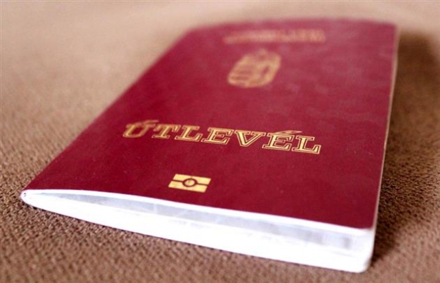 В Україні планують заборонити подвійне громадянство: реакція соцмереж В Україні планують заборонити подвійне громадянство: реакція соцмереж