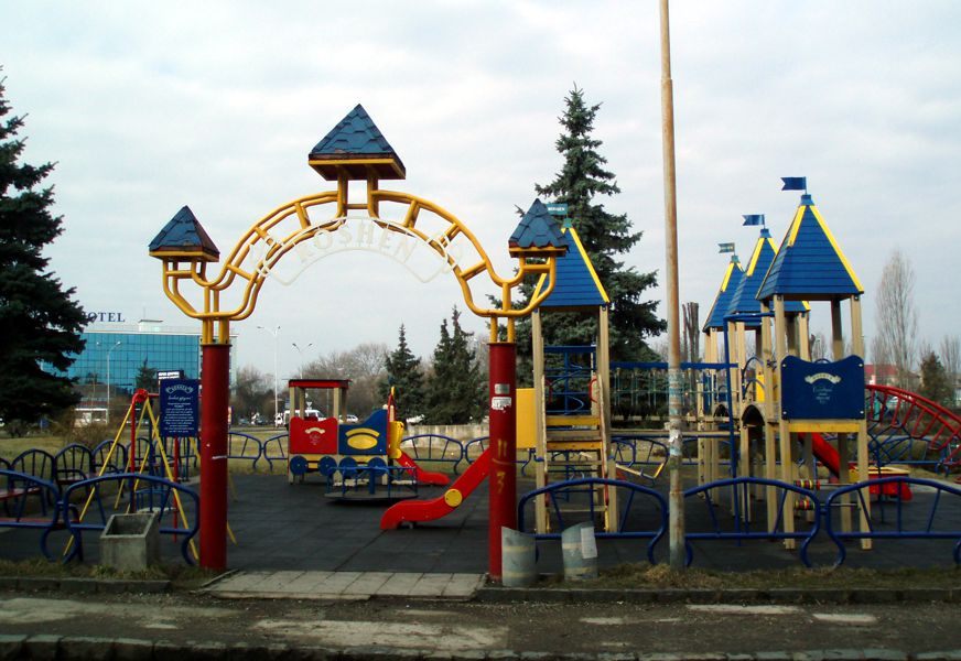 В Ужгороді дитячі майданчики знаходяться у неналежному стані В Ужгороді дитячі майданчики знаходяться у неналежному стані