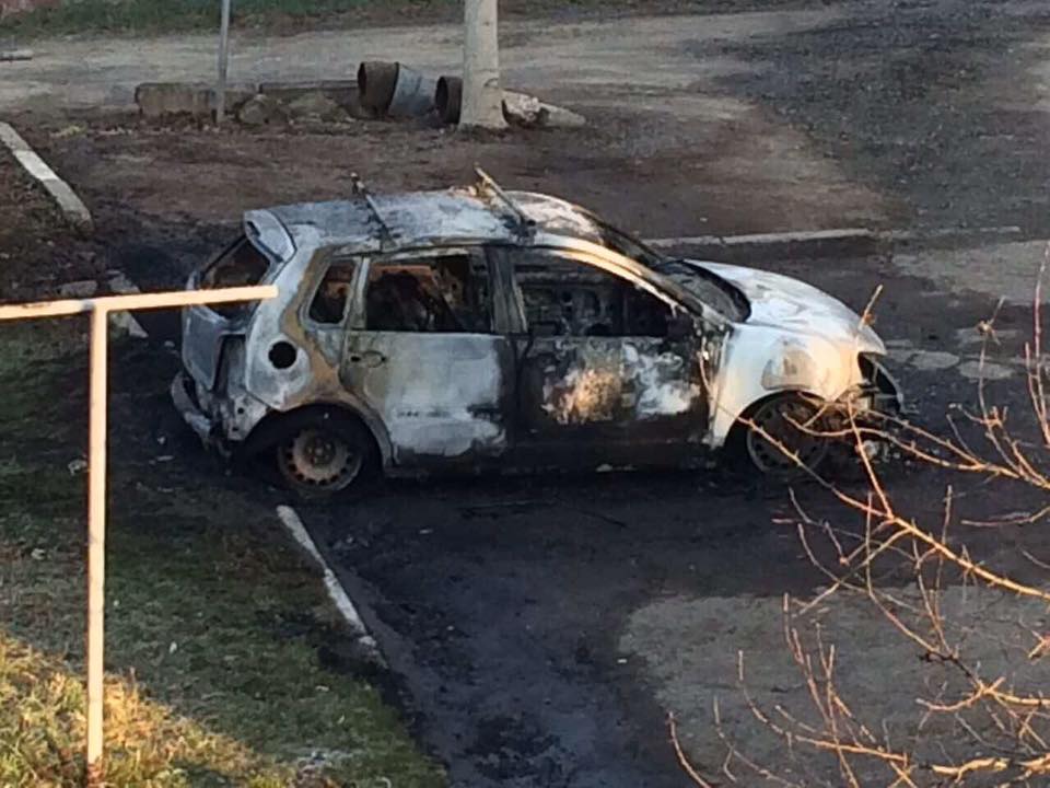 Офіційно про пожежу автомобіля в Ужгороді: разом з легковиком згоріли й документи Офіційно про пожежу автомобіля в Ужгороді: разом з легковиком згоріли й документи