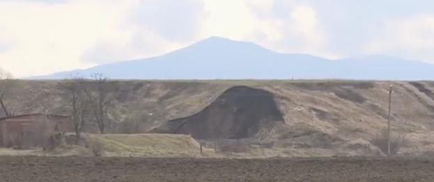 На Іршавщині село Ільниця щодня провалюється під землю На Іршавщині село Ільниця щодня провалюється під землю