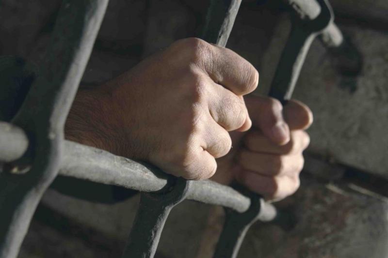 Жителю Берегова, який порізав товариша, загрожує до 8 років позбавлення волі Жителю Берегова, який порізав товариша, загрожує до 8 років позбавлення волі