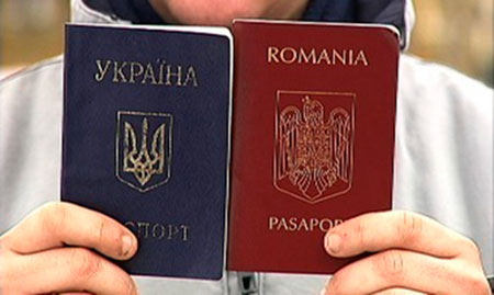 Президент передумав: за другий паспорт позбавлятимуть громадянства лише чиновників Президент передумав: за другий паспорт позбавлятимуть громадянства лише чиновників