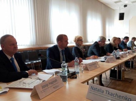 У Братиславі відбулося засідання Двосторонньої українсько-словацької комісії з питань нацменшин, освіти і культури У Братиславі відбулося засідання Двосторонньої українсько-словацької комісії з питань нацменшин, освіти і культури