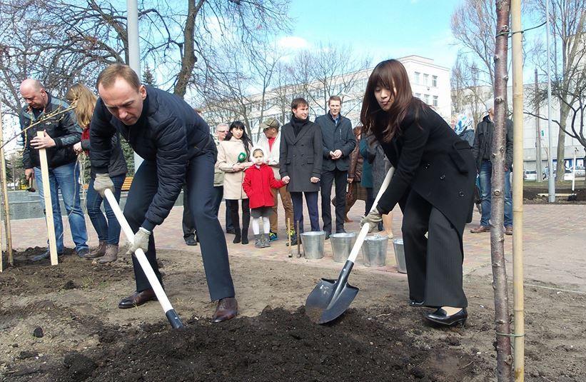 Ужгород та Мукачево потрапили до списку міст України, де японці цьогоріч планують посадити сакури Ужгород та Мукачево потрапили до списку міст України, де японці цьогоріч планують посадити сакури
