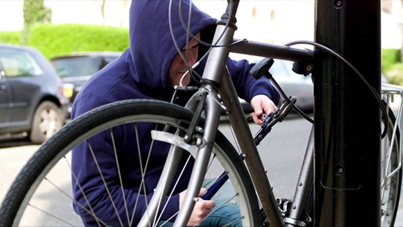 Поцупити за 15 хвилин: як в Ужгороді велосипеди крадуть