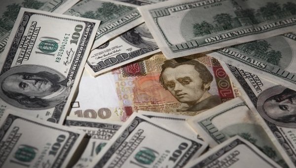 Невідомі зв’язали та побили чоловіка. Опісля забрали 17 тисяч доларів та 80 тисяч гривень і втекли Невідомі зв’язали та побили чоловіка. Опісля забрали 17 тисяч доларів та 80 тисяч гривень і втекли