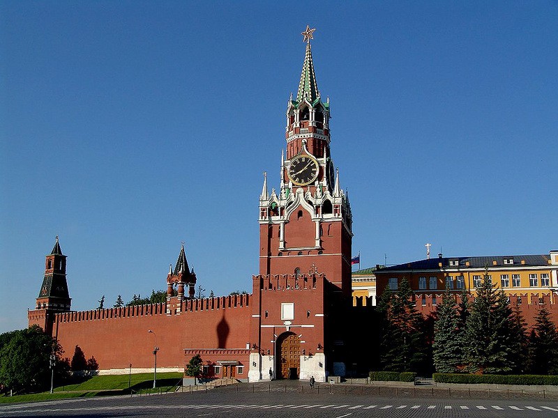 Російські спецслужби вербували закарпатських заробітчан для участі у проплачених акціях Російські спецслужби вербували закарпатських заробітчан для участі у проплачених акціях