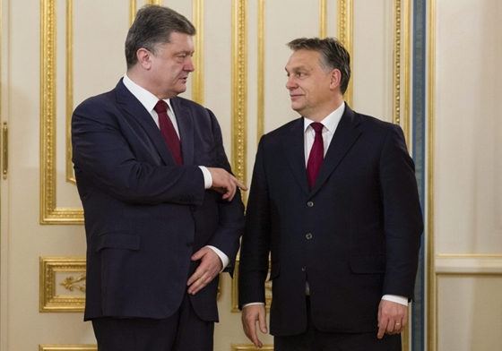 Порошенко поговорив із Орбаном про легалізацію подвійного громадянства для закарпатських угорців, – ЗМІ Порошенко поговорив із Орбаном про легалізацію подвійного громадянства для закарпатських угорців, – ЗМІ