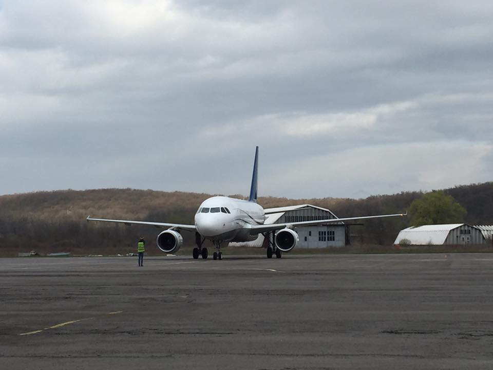 Про літак, який вчора приземлився в Ужгороді, та як він це робив "всліпу" Про літак, який вчора приземлився в Ужгороді, та як він це робив "всліпу"