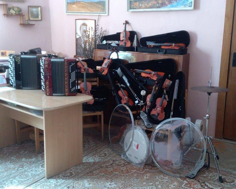 У Мукачівській дитячій школі мистецтв з’явились нові інструменти У Мукачівській дитячій школі мистецтв з’явились нові інструменти