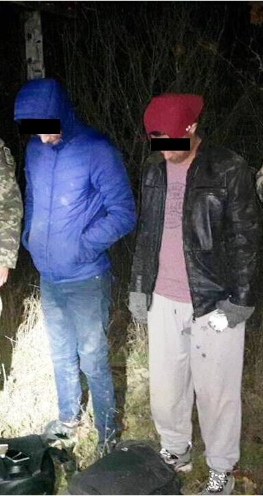 Неподалік угорського кордону прикордонники затримали двох нелегалів з Азії